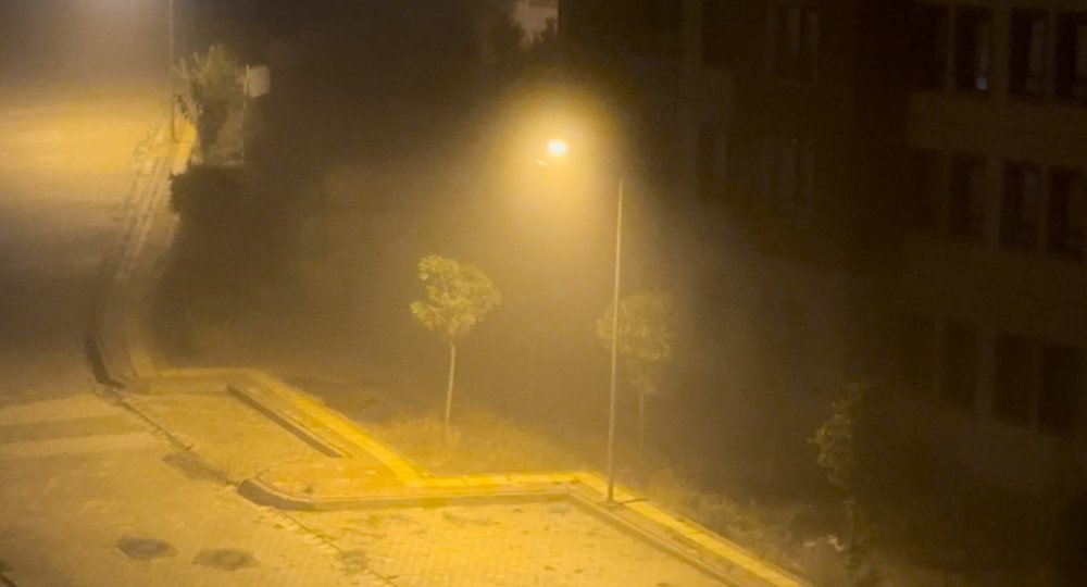 Yüksekova’da yoğun sis nedeniyle görüş mesafesi 20 metreye kadar düştü