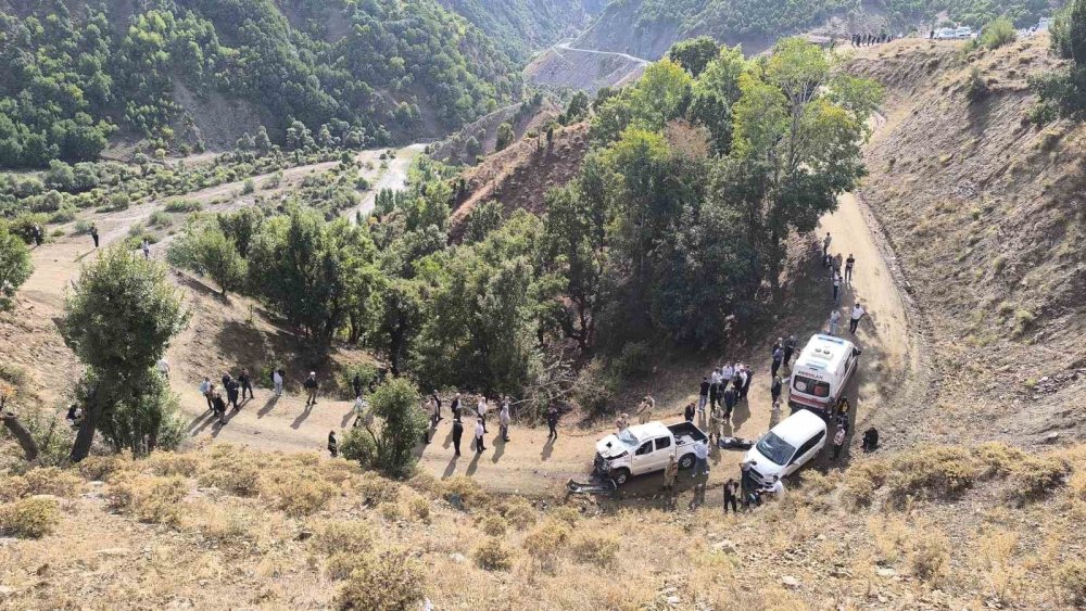 Muş’ta şehit askerin yakınları kaza yaptı: 1 kişi öldü, 5 yaralı