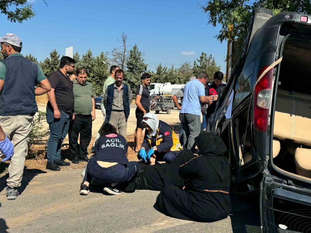 Gaziantep’te 2 hafif ticari araç çarpıştı: 5 kişi yaralandı