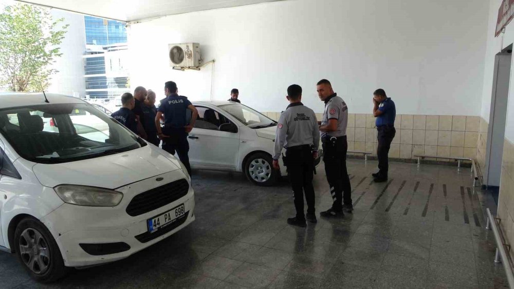 Boşanma aşamasındaki eşini silahla vurup polise teslim oldu