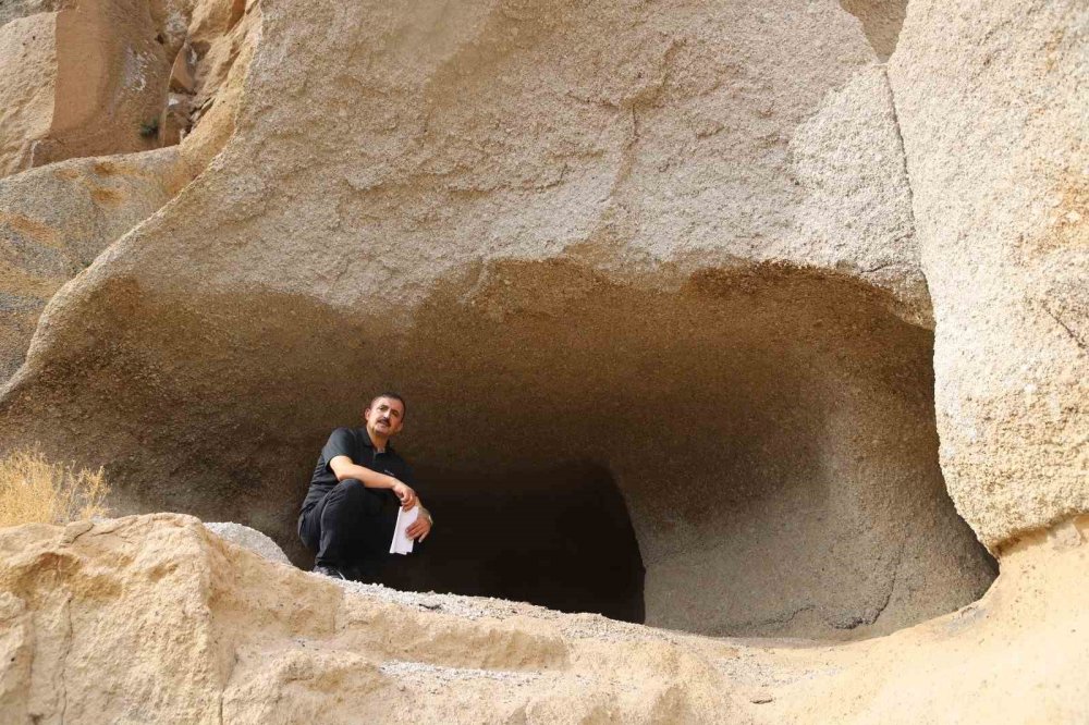 Ağrı'da bir çok medeniyete ev sahipliği yapan  “Meya Antik Kenti” turizme kazandırılmayı bekliyor