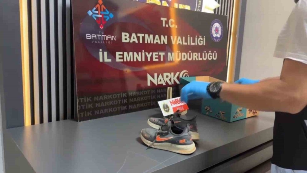 Batman’da ayakkabı içinde uyuşturucu sevkiyatı