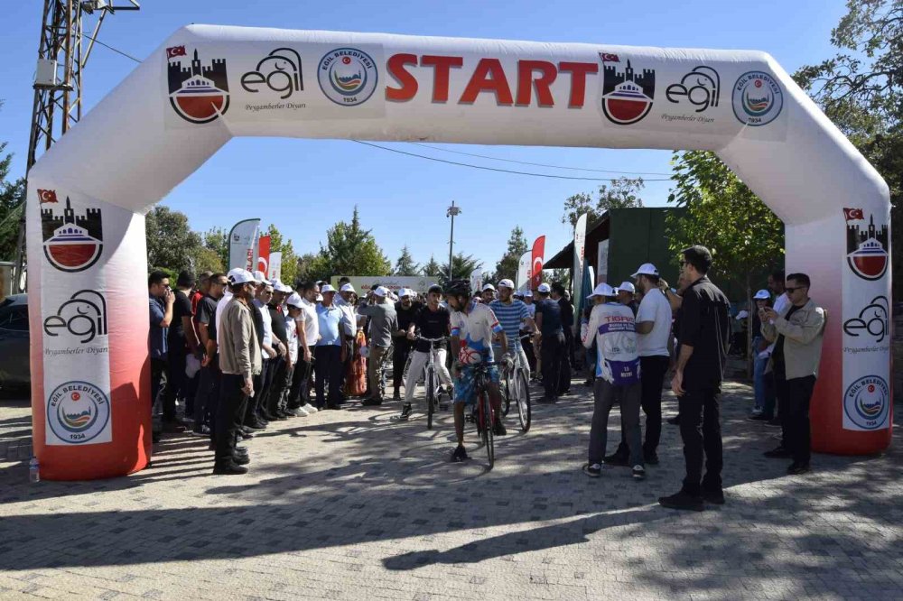 Diyarbakır’da geleneksel doğa sporları ve bağ bozumu etkinliği düzenlendi