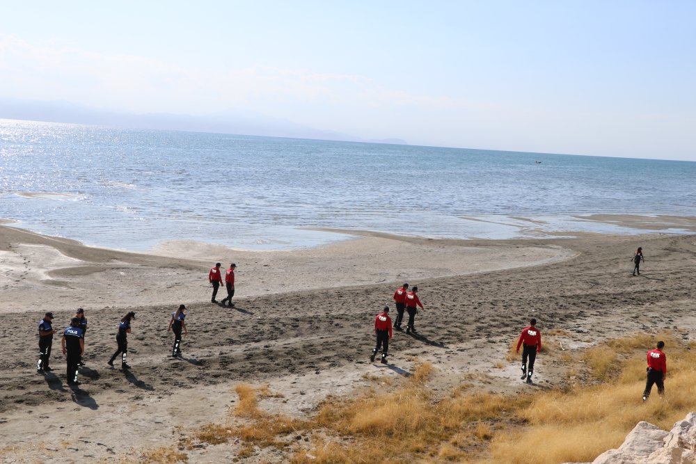 Kayıp üniversiteli Rojin'i hava destekli arama