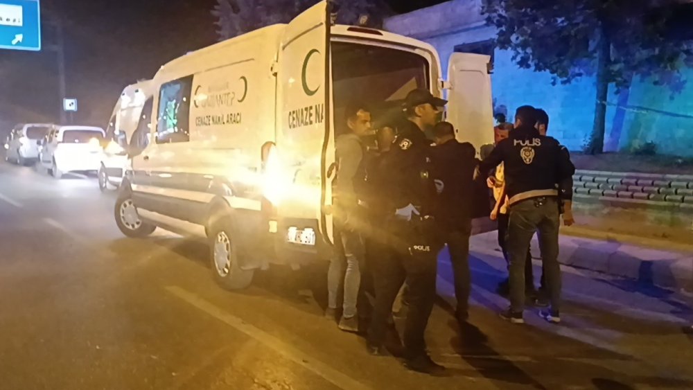 Gaziantep'te savrularak ters dönen otomobilin sürücüsü hayatını kaybetti