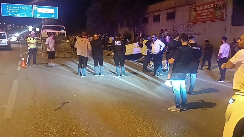 Gaziantep'te savrularak ters dönen otomobilin sürücüsü hayatını kaybetti