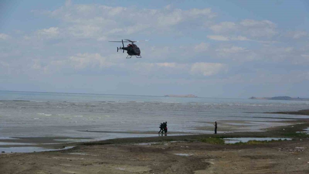 Van'da polis helikopteri Rojin’i arama çalışmalarına destek veriyor