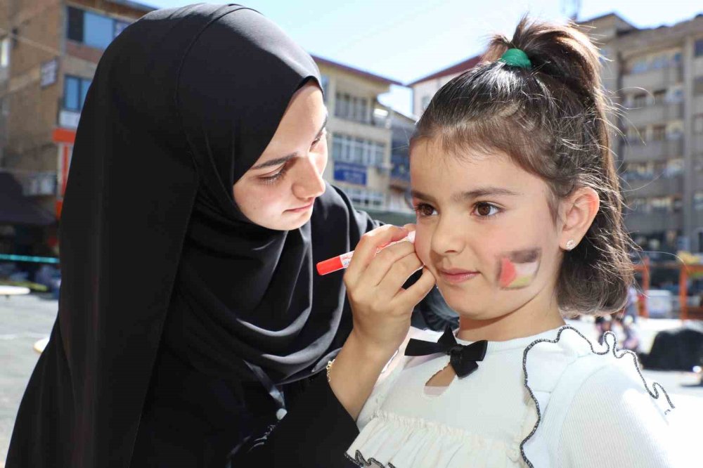 Yetimler Vakfı’ndan ‘Filistinli çocuklar için çiz’ etkinliği düzenlendi