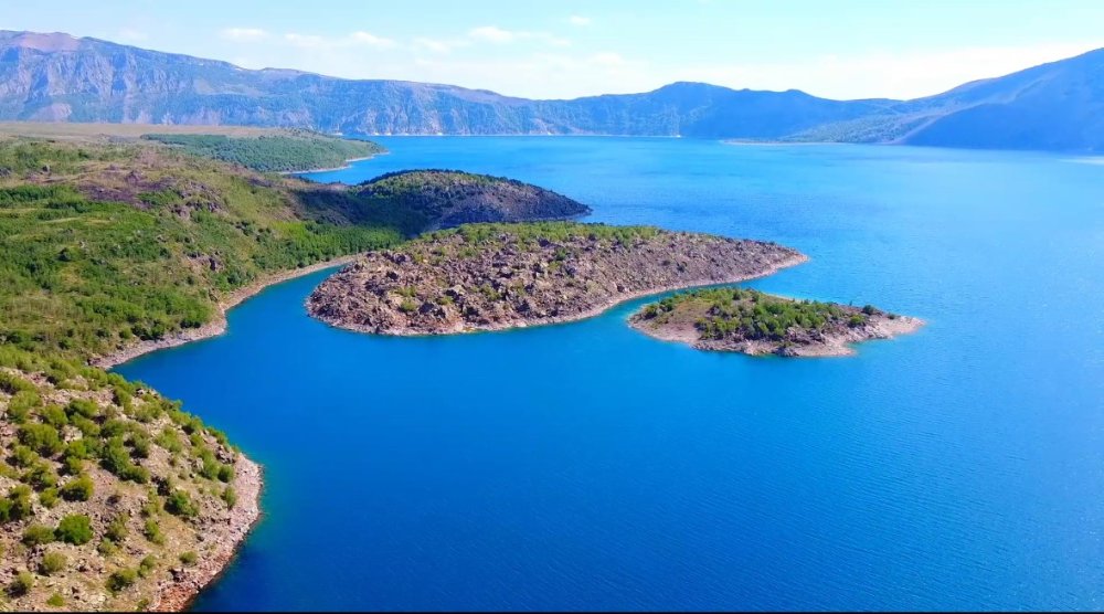 Nemrut’un maskotu bozayılar ve ekosistem tehlikede