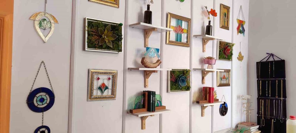 Diyarbakır'da kaybolmaya yüz tutan vitray sanatına kadın eli değdi