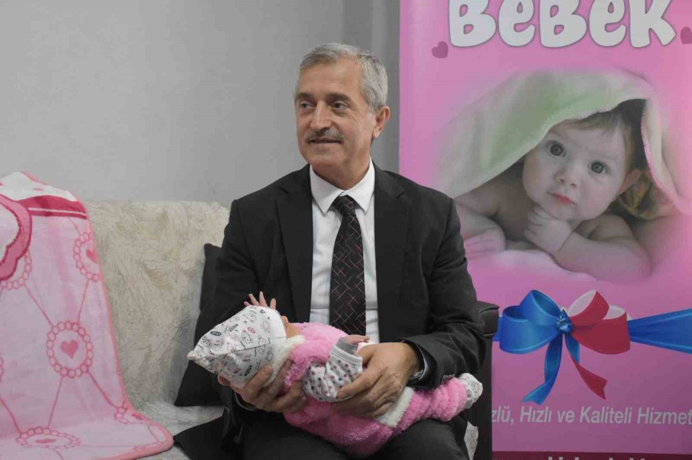Şahinbey’den 182 bin bebeğe hoş geldin hediyesi dağıtıldı