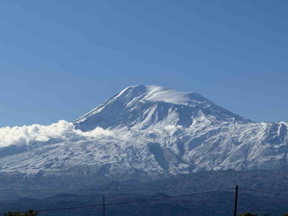 Iğdır’ın yüksek kesimlerine de mevsimin ilk karı düştü