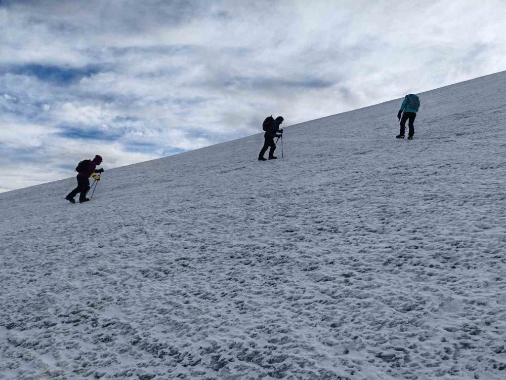 Ağrı Dağı’na tırmanış