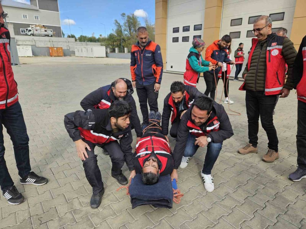 Bingöl’de MEB AKUB üyelerine eğitim verildi