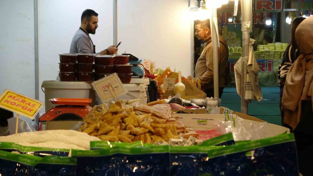 Van’da yöresel ürünler fuarında yüksek fiyat ve hijyen sorunları tepkiye neden oldu