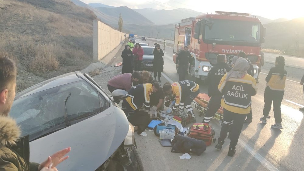 Erzurum’da feci trafik kazası: 2 ölü, 3 yaralı