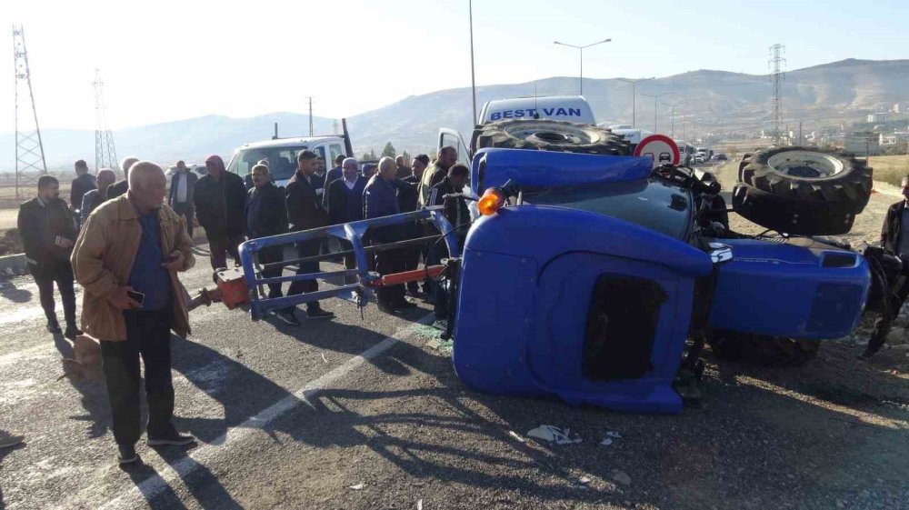 Batman’da trafik kazası: 2’si ağır 5 yaralı