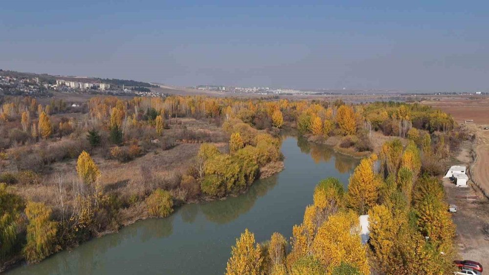 8 bin yıllık Hevsel Bahçeleri’nde renk cümbüşü dronla görüntülendi