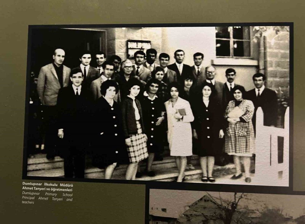 Elazığ'da müzede gezerken 14 yıl önce ölen annesinin fotoğrafını görünce şoke oldu