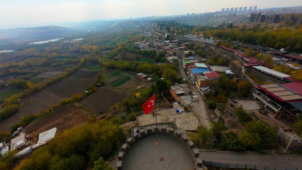 Hevsel Bahçeleri’nde mevsim renkleri