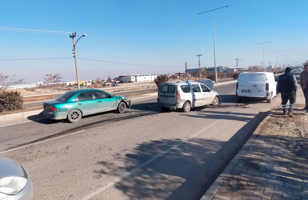 Malatya’da iki araç çarpıştı: 1 yaralı