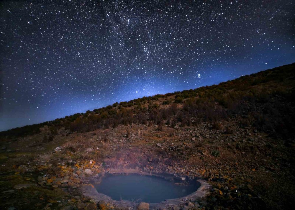 Bitlis kaplıcalarının yıldızlarla buluşması görsel şölen oluşturuyor