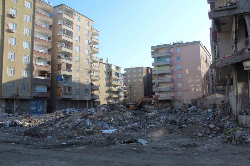 60 kişinin öldüğü Yoldaş Apartmanı’nda tutuklu sanığa verilen cezanın gerekçeli kararı açıklandı