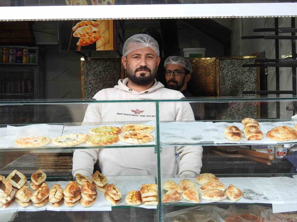 Antep'teki Suriyeli esnaf dönüş için kepenkleri indirmeye hazırlanıyor