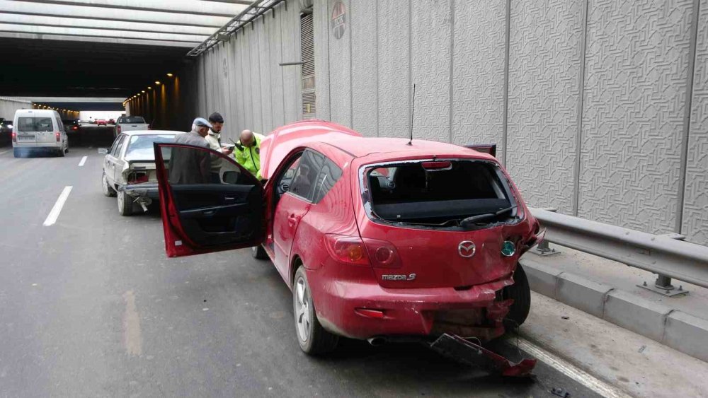 Malatya’da altgeçitte yaşanan zincirleme kazada 2 kişi yaralandı