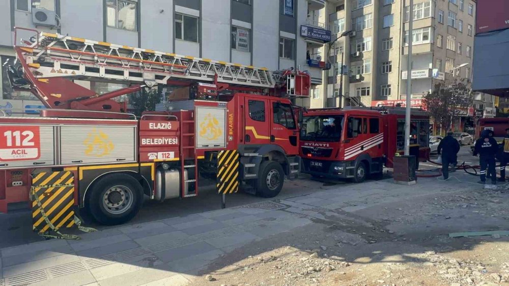 Elazığ’daki depo yangını saatler sonra söndürüldü