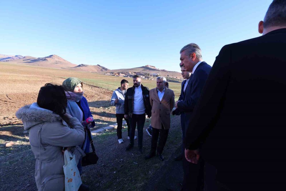 Mardin’de öğretmen servisi ile otomobil çarpıştı: 12 kişi yaralandı