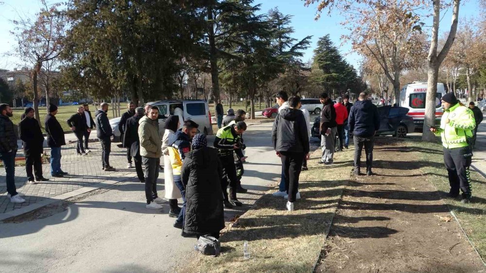 Malatya'da otomobillerin çarpıştığı kazada 2’si çocuk 3 kişi yaralandı