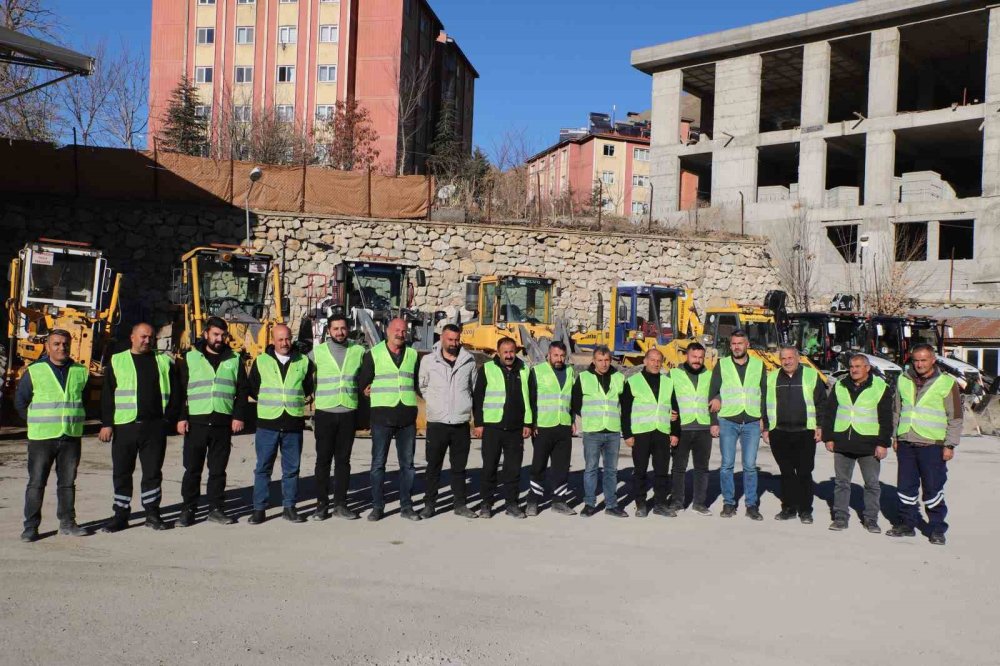 Hakkari Belediyesi'nde karla mücadele hazırlığı