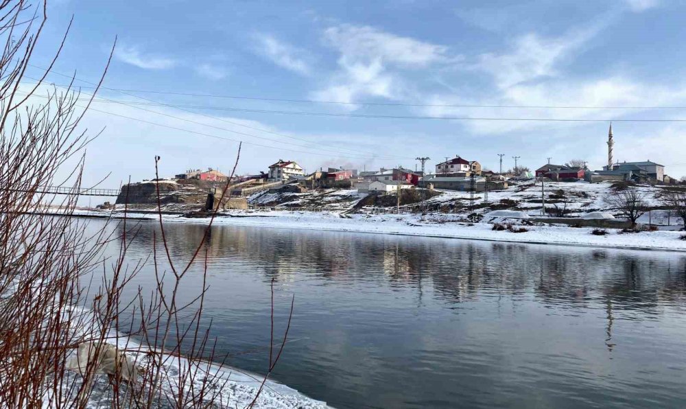 Ağrı’da soğuk hava etkisini sürdürüyor