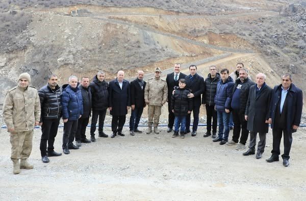 Vali Karakaya Mutki’de yol çalışmalarını denetledi