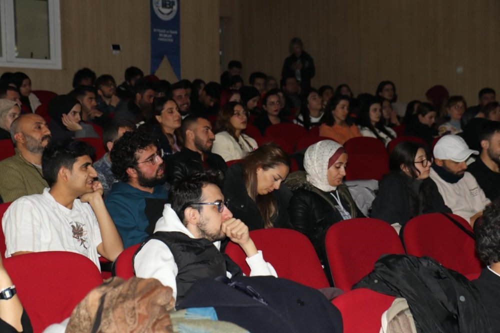 Van Yüzüncü Yıl Üniversitesi’nde ilham veren söyleşi: Belgesel Sinema ve Fotoğraf