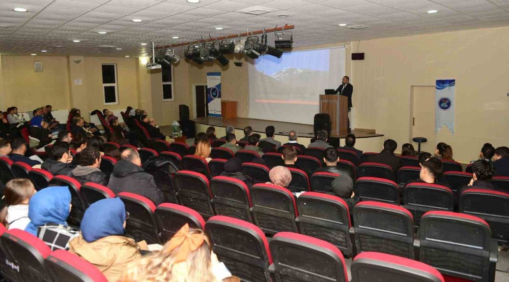 Van'da raylı sistem semineri