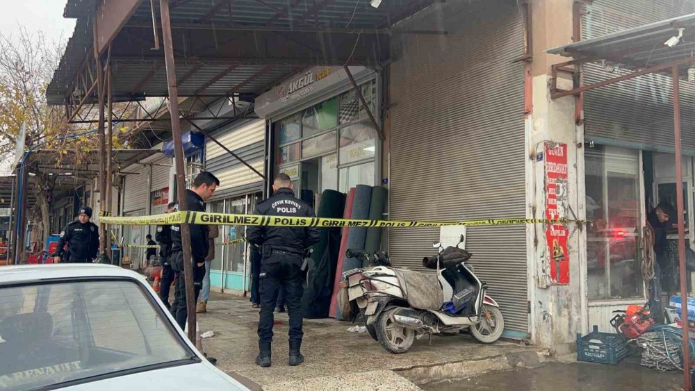 Urfa’da bir kişinin pompalı tüfekle vurulma anı kamerada