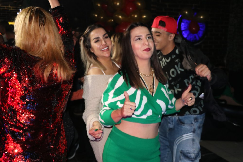 İranlılar yeni yıla Van'da eğlenerek girdi