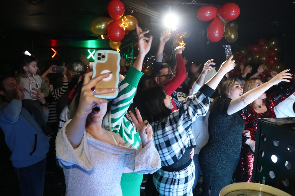 İranlılar yeni yıla Van'da eğlenerek girdi