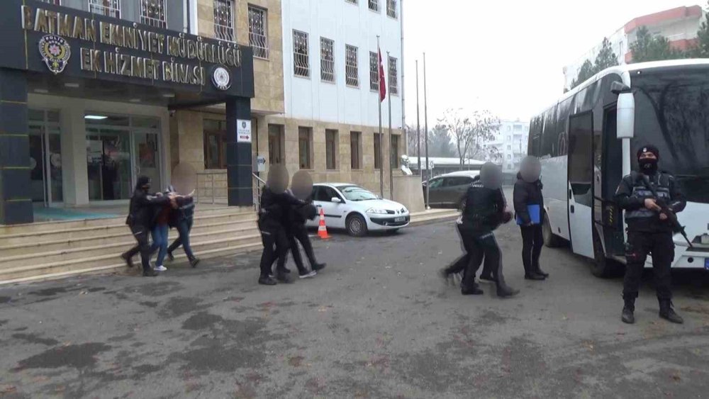 18 yaşındaki genci sokak ortasında öldüren zanlı tutuklandı