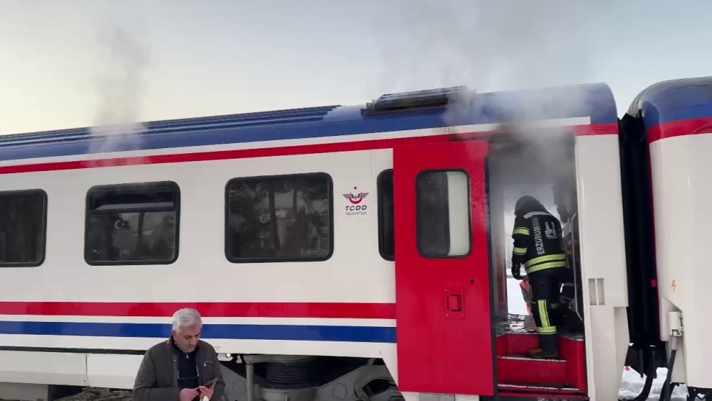 Doğu Ekspresi vagonunda çıkan yangına itfaiye müdahale etti