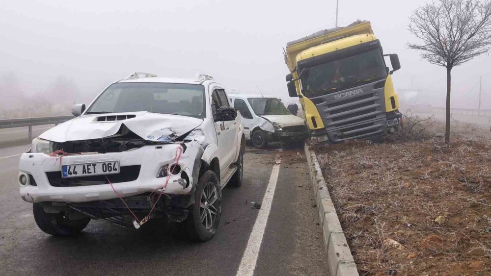 Elazığ’da 2 saatte 2 büyük zincirleme kaza; 13 araç çarpıştı, 7 yaralı