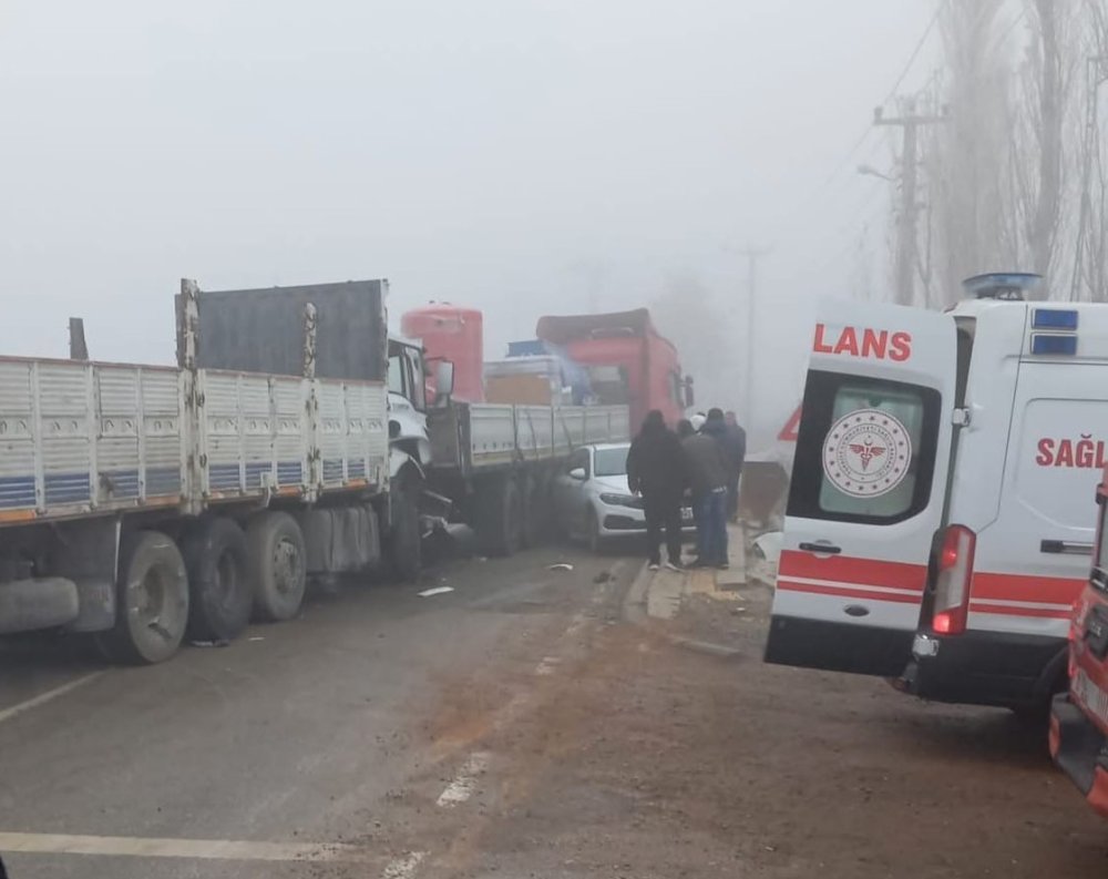 Doğanşehir’de zincirleme kaza: 1 kişi yaralandı