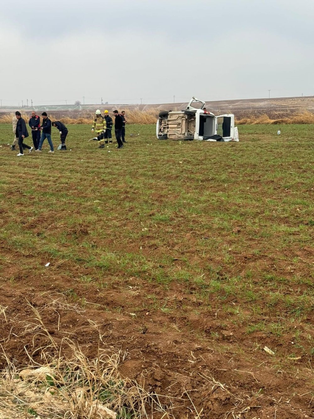 Kızıltepe'de hafif ticari araç takla attı: 2 ölü, 4 yaralı