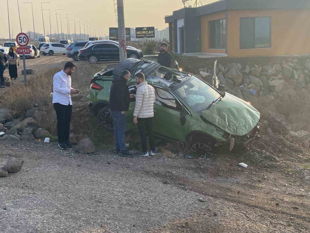 Diyarbakır’da otomobil takla attı: 3 yaralı