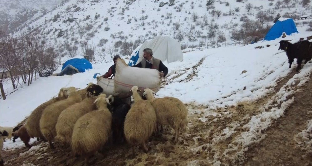 Erzincan’ın köylerinde kış mesaisi başladı