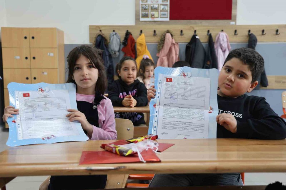 Elazığ’da 120 bin öğrenci karnesini aldı