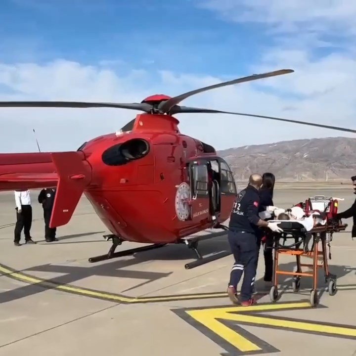 Ambulans helikopter, 5 aylık bebek için havalandı