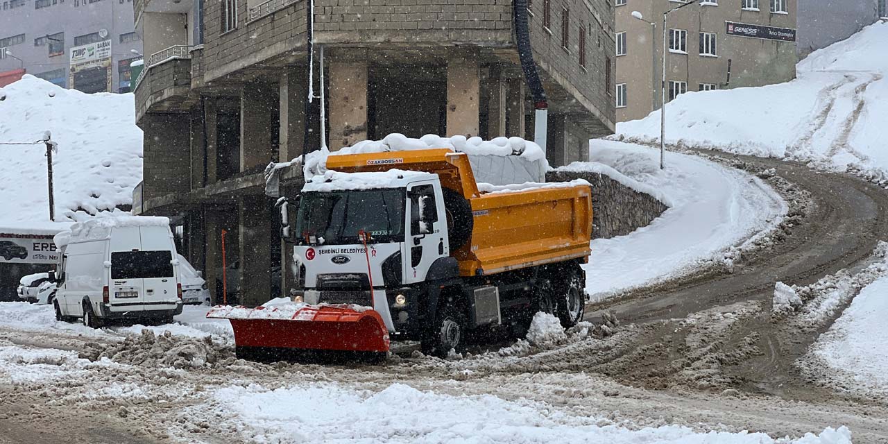 kar-temizligi-semdinli3.jpg